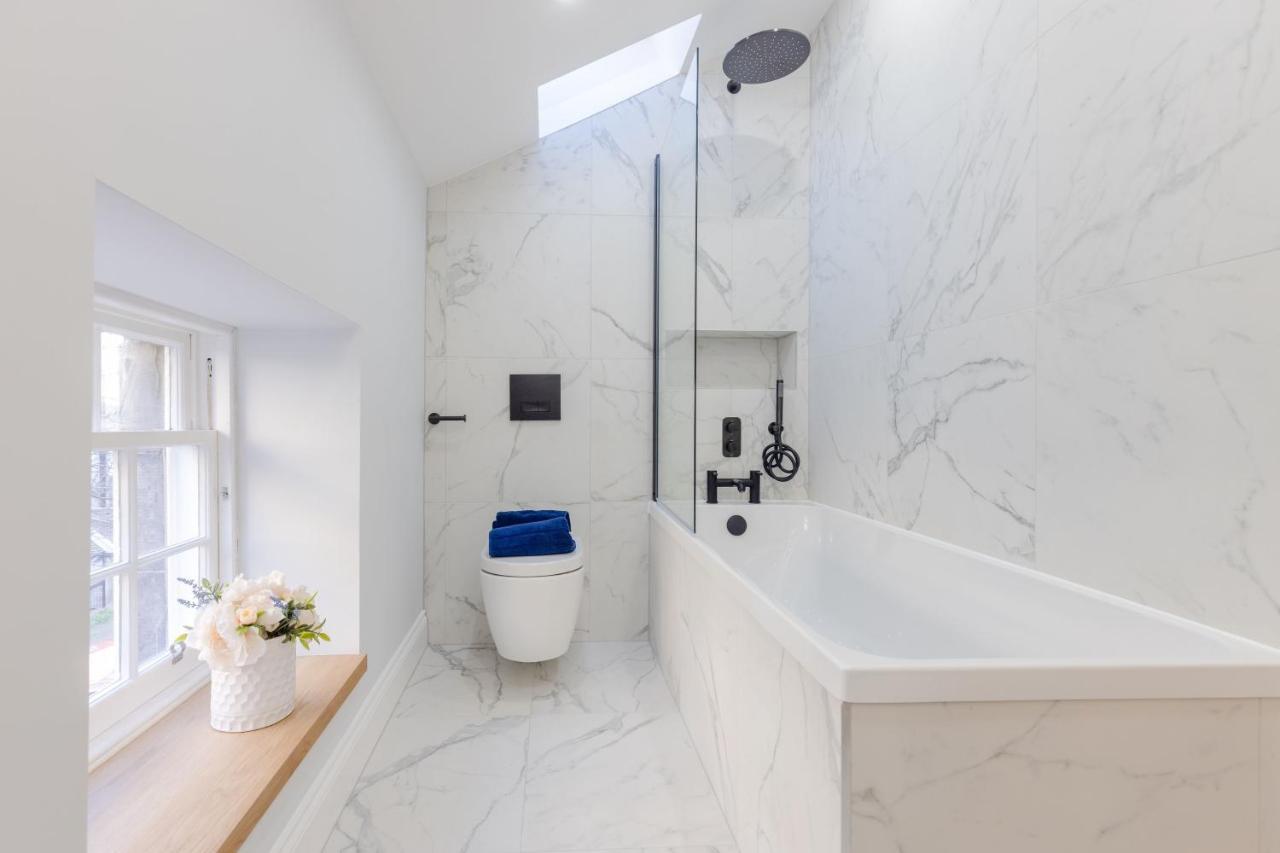 Dragon Suites - Yukina Suite - 2 Bed City Centre House With Garden EDI Exterior photo