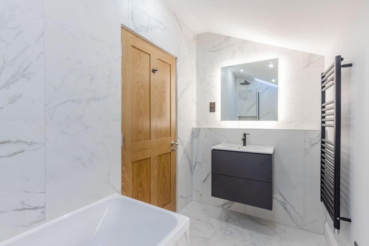 Dragon Suites - Yukina Suite - 2 Bed City Centre House With Garden EDI Exterior photo
